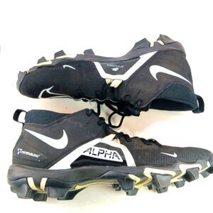 Nike Alpha Menace Varsity 3 Football Cleats Men's 12 Black/ White...............